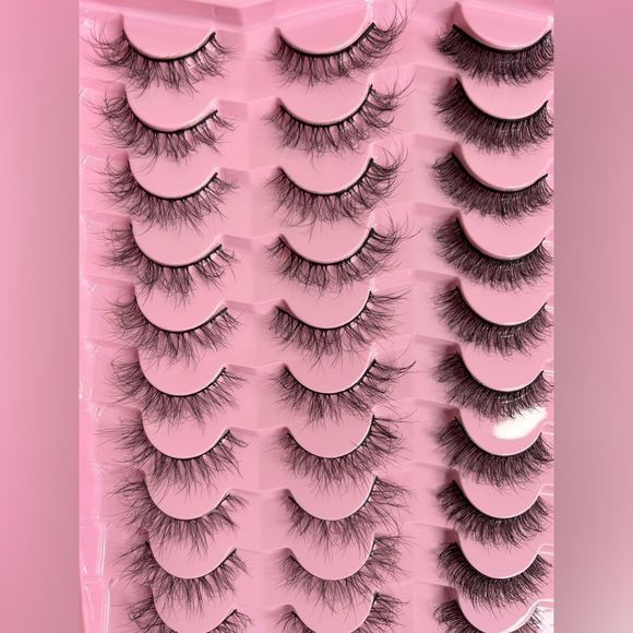 20 Pairs of 3D lashes I Lash Book | Mink Lashes I Faux Lashes | Dluxe Classic 05 - Picture 7 of 9